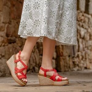 Sofft Red Leather 10 Wedge Strappy Boho Casual Comfortable Sandals New